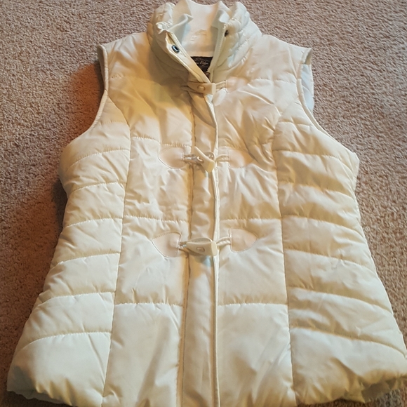 Outer Edge Puffer Vest - Picture 2 of 5